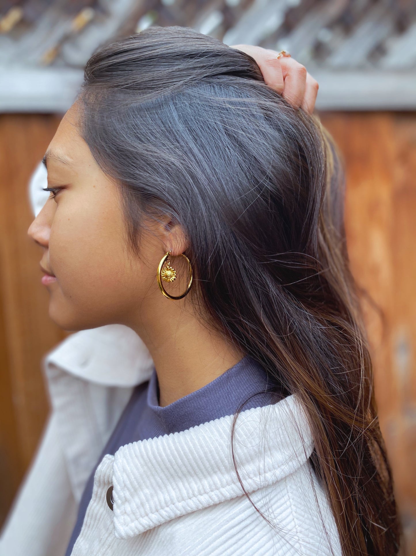 The Annie with Daisy Charm